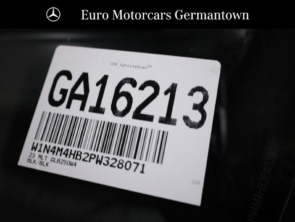 Used 2023 Mercedes-Benz GLB 250 4MATIC w/ Premium Package image 59