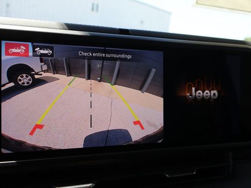 New 2026 Jeep Wrangler Unlimited Rubicon w/ Whitecap Package AWD/4WD image 33