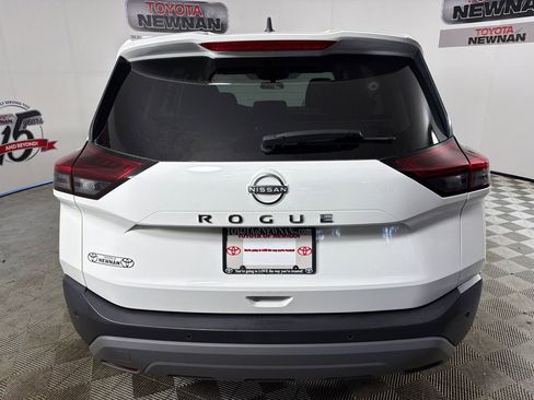 Used 2023 Nissan Rogue S image 4