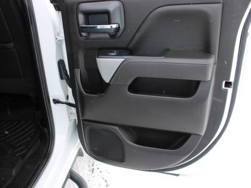 Used 2017 Chevrolet Silverado 1500 LT w/ Redline Edition image 40