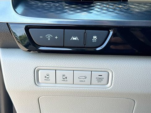 Certified 2024 Kia Carnival SX Prestige FWD image 13