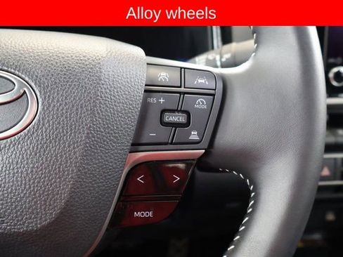 Used 2025 Toyota Camry SE image 21