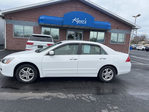 Used 2007 Honda Accord SE image 2