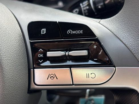 Used 2023 Hyundai Elantra SE image 18