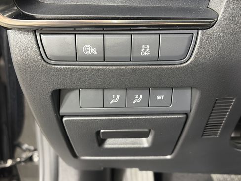 Used 2024 MAZDA MAZDA3 s image 29