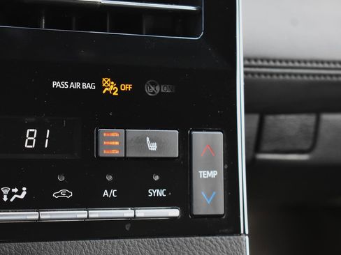 Used 2020 Toyota Avalon XLE w/ All Weather Liner Package image 19