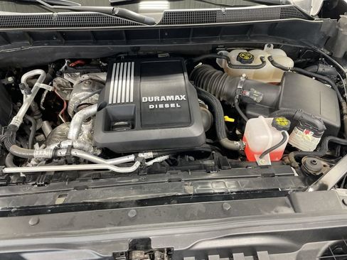 Used 2024 Chevrolet Silverado 1500 RST AWD/4WD image 32
