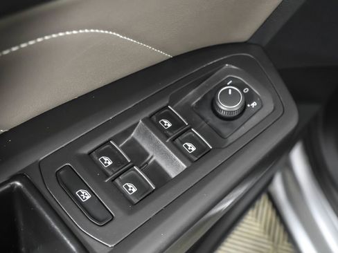 Used 2022 Volkswagen Atlas SE image 32