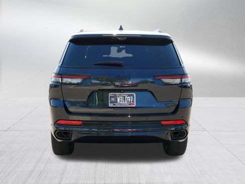 Used 2023 Jeep Grand Cherokee L Summit AWD/4WD image 6