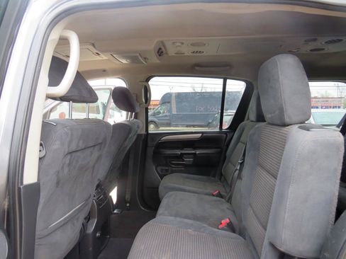 Used 2013 Nissan Armada SV AWD/4WD image 20
