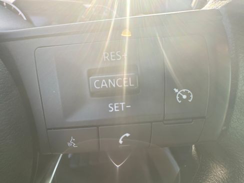 Used 2024 Nissan Rogue S FWD image 24