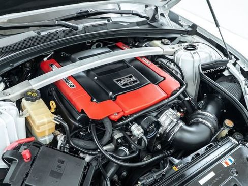 Used 2016 Chevrolet Camaro SS image 31