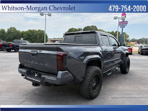 Used 2025 Toyota Tacoma SR5 AWD/4WD image 5