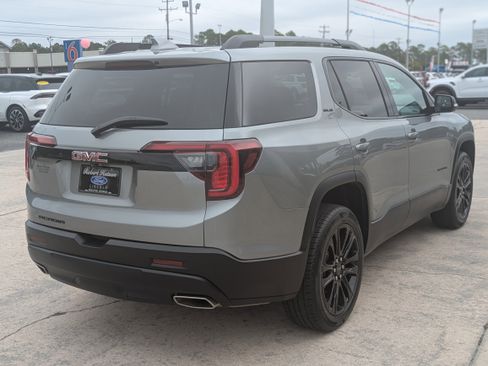 Used 2023 GMC Acadia SLE w/ Driver Convenience Package image 6