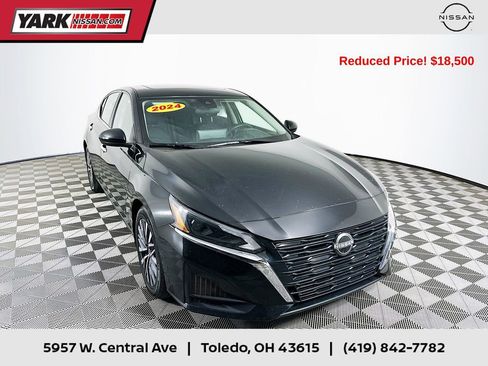 Used 2024 Nissan Altima 2.5 SV w/ SV Premium Package image 1