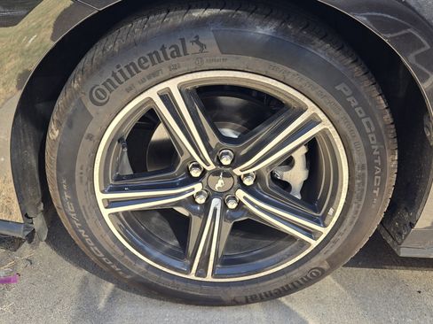 Used 2024 Ford Mustang Coupe RWD image 9
