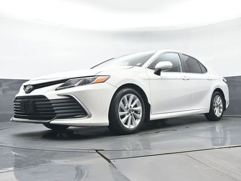 Certified 2024 Toyota Camry LE image 28