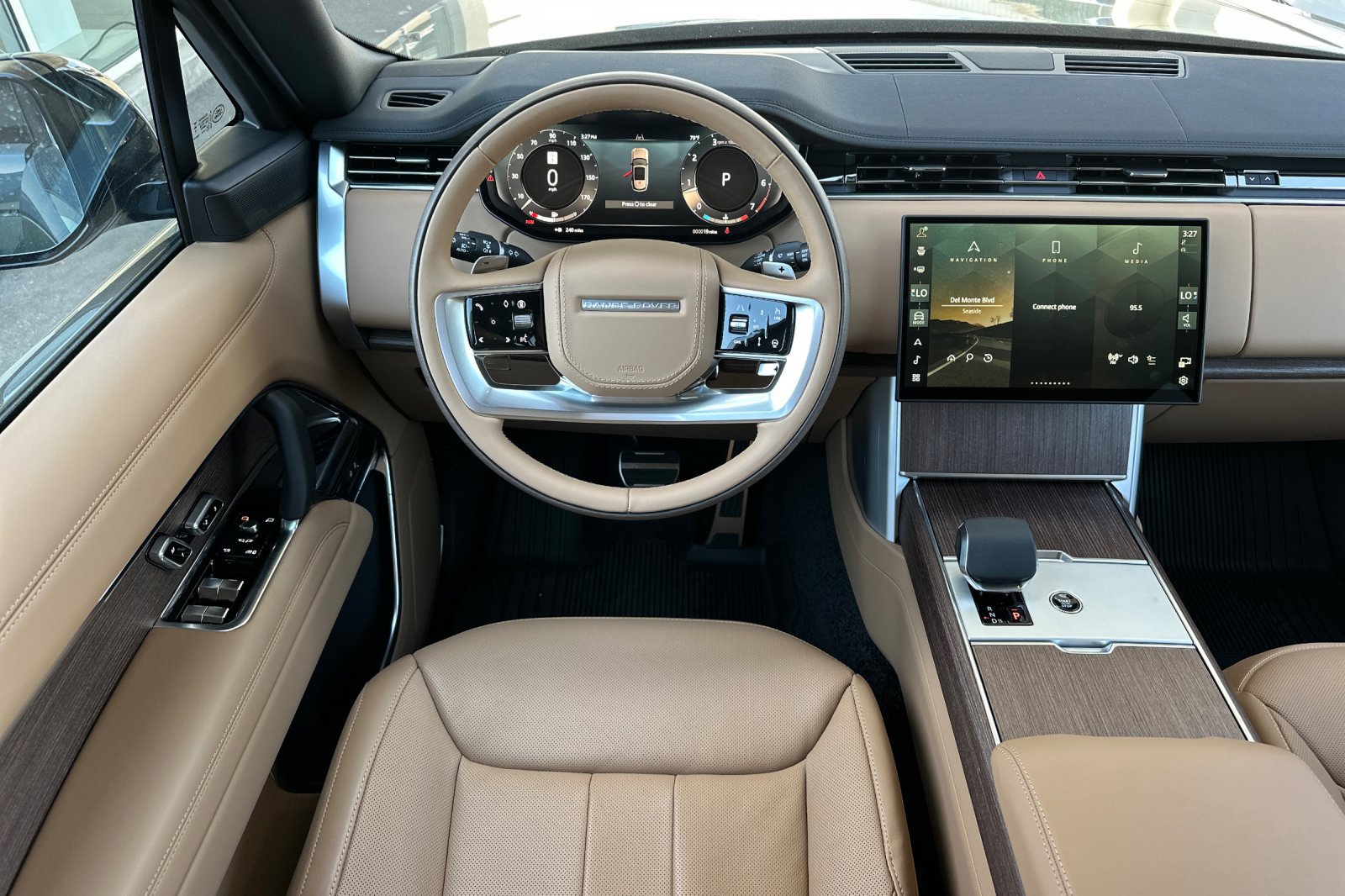 New 2026 Land Rover Range Rover Long Wheelbase SE AWD/4WD image 14