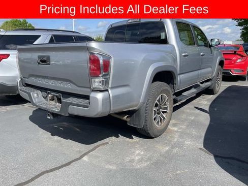 Used 2020 Toyota Tacoma TRD Sport AWD/4WD image 4