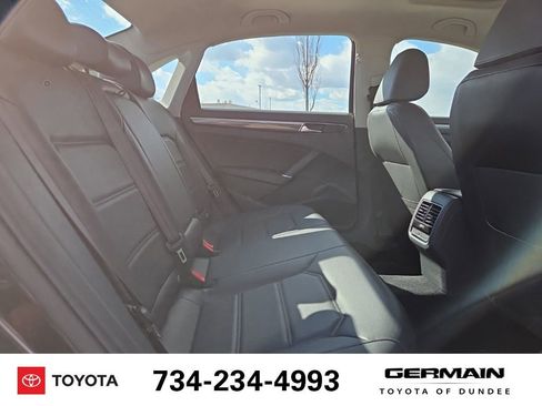 Used 2018 Volkswagen Passat 2.0T SE image 14