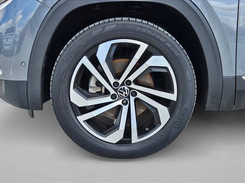 Used 2020 Volkswagen Atlas Cross Sport SEL Premium AWD/4WD image 19