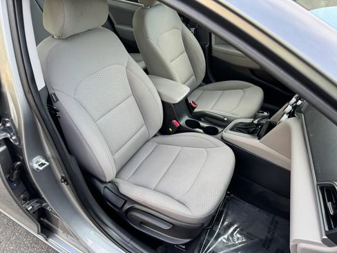 Used 2019 Hyundai Elantra SEL FWD image 25