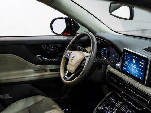 Used 2022 Lincoln Corsair AWD w/ Premium Package image 21