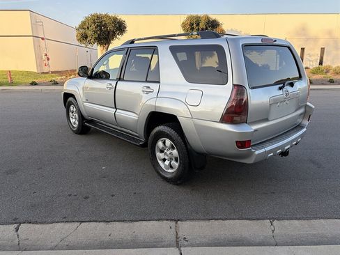 Used 2004 Toyota 4Runner SR5 RWD image 10