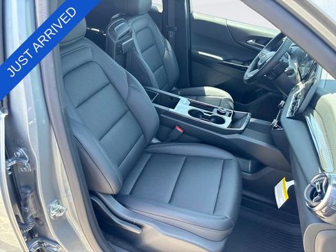 New 2026 Chevrolet Equinox LT w/ Convenience Package II FWD image 25