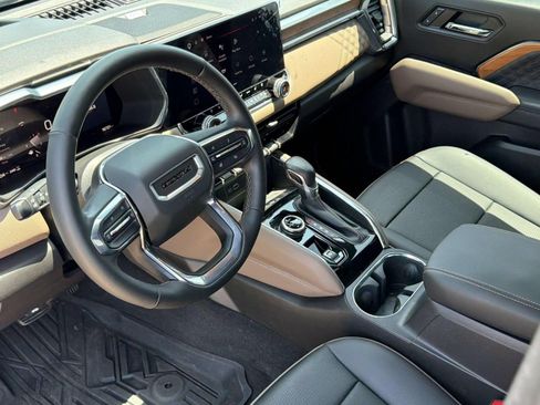 Used 2024 GMC Canyon Denali AWD/4WD image 4