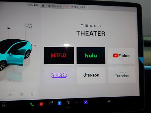 Used 2025 Tesla Model Y Long Range AWD/4WD image 21