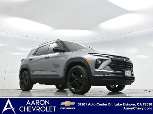 New 2026 Chevrolet TrailBlazer LT w/ Midnight Edition FWD image 2