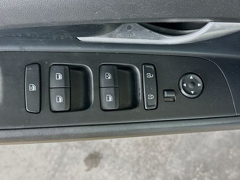 Used 2021 Hyundai Elantra SEL FWD image 15