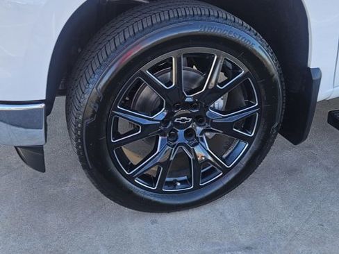 Used 2022 Chevrolet Silverado 1500 LTZ w/ LTZ Premium Package image 9