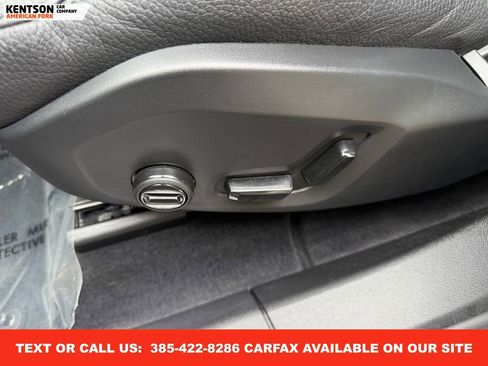 Used 2025 Volvo XC60 B5 Plus image 31