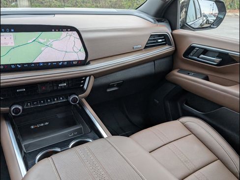 Used 2025 Chevrolet Tahoe High Country w/ Sun And Tow Package image 9