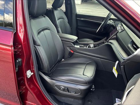 New 2025 Jeep Grand Cherokee Limited w/ Luxury Tech Group II image 8