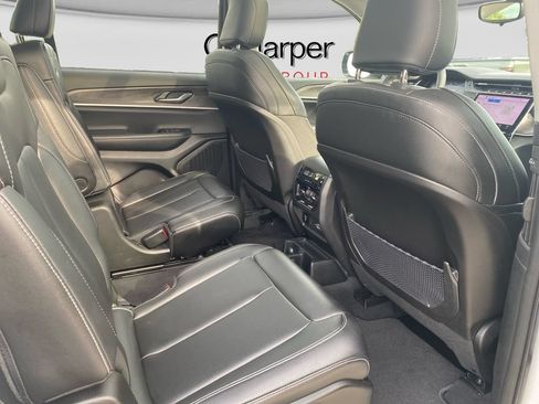Used 2023 Jeep Grand Cherokee L Limited AWD/4WD image 44