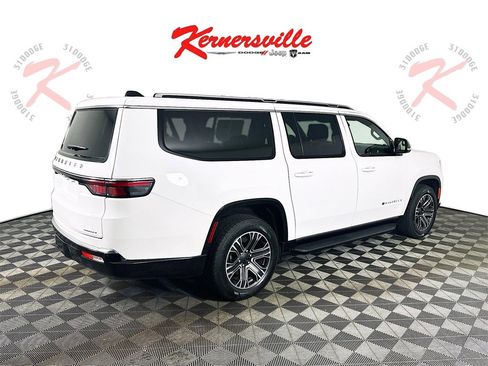 Used 2024 Jeep Wagoneer L Series II w/ Flexible Seating Group image 7