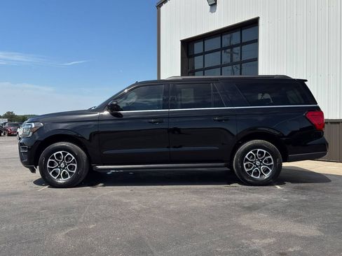 Used 2022 Ford Expedition Max XLT AWD/4WD image 2