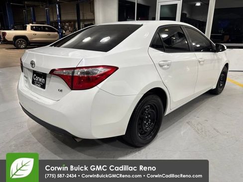 Used 2015 Toyota Corolla LE FWD image 6