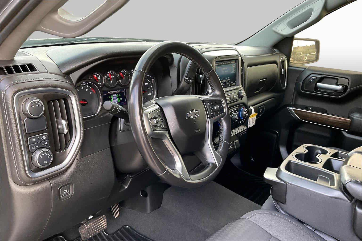 Used 2021 Chevrolet Silverado 1500 RST w/ LPO, Dark Essentials Package RWD image 17