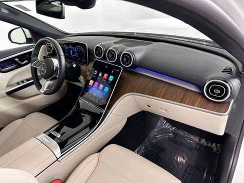 Used 2025 Mercedes-Benz C 300 Sedan image 28