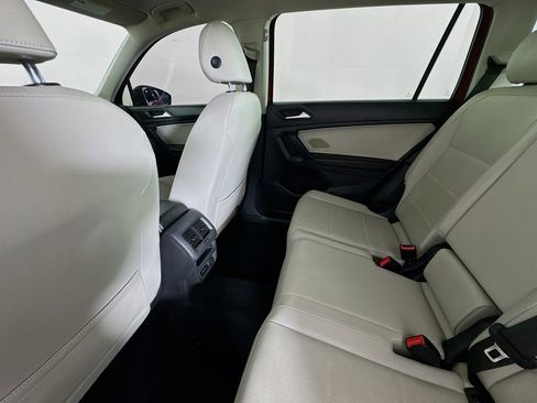 Used 2019 Volkswagen Tiguan SE AWD/4WD image 40
