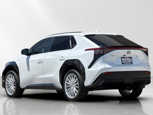 Used 2025 Toyota bZ4X AWD w/ Weather Package image 6
