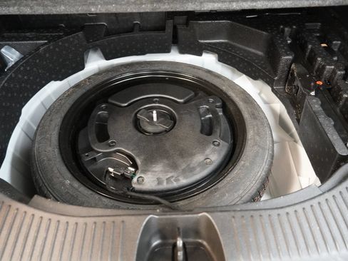 Used 2019 Buick Encore Essence AWD/4WD image 11