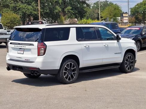 Used 2022 Chevrolet Suburban RST w/ Sport Performance Package AWD/4WD image 4