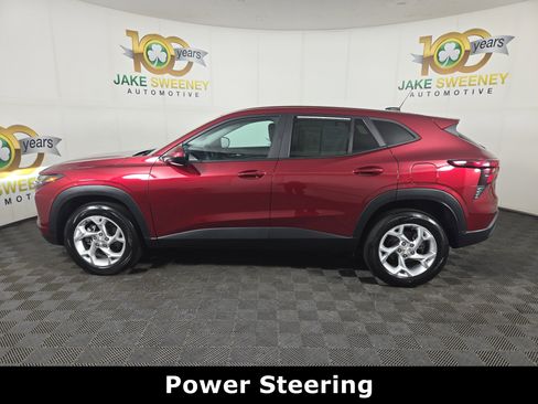 Certified 2024 Chevrolet Trax LS w/ LS Convenience Package FWD image 4