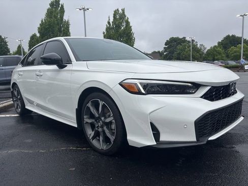 Used 2025 Honda Civic Sport Touring image 3