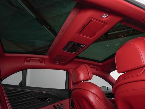 Used 2020 Bentley Flying Spur W12 image 37